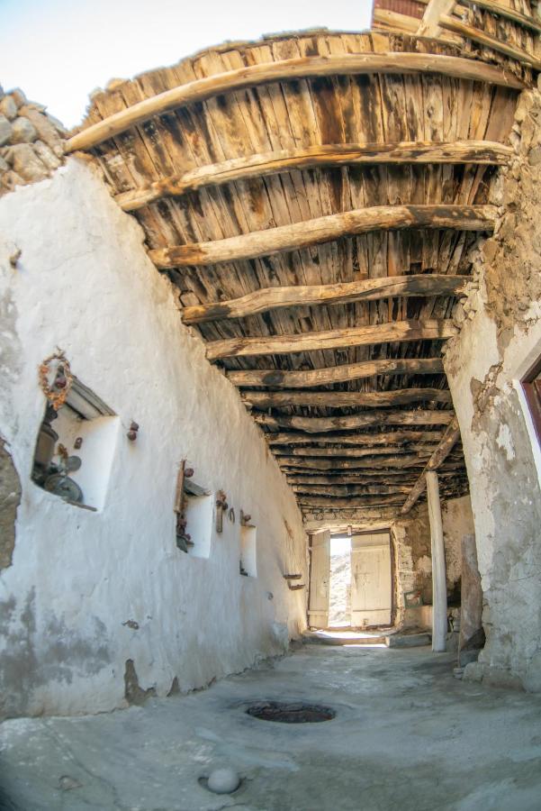 Khachats Toun Heritage Meghri Exterior photo